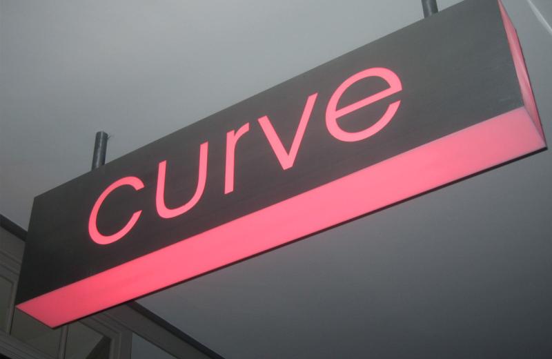 curve-full-acrylic-lightbox