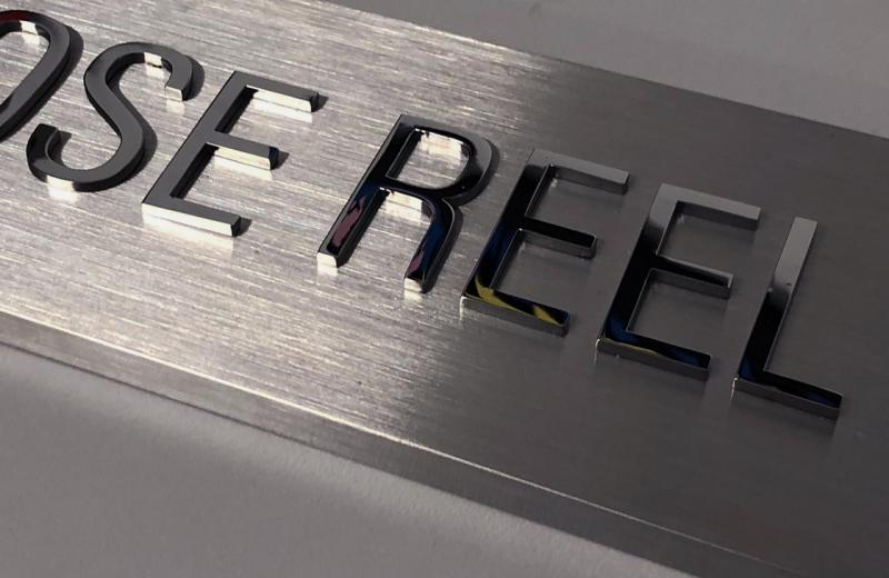 stainless-steel-plaque-with-3d-letters-mirror-polished