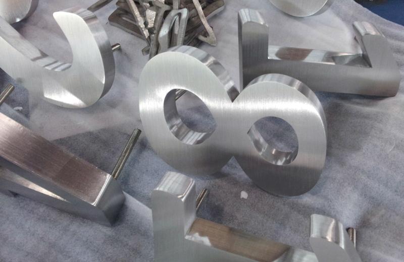 fabricated-stainless-steel-numbers-with-pins