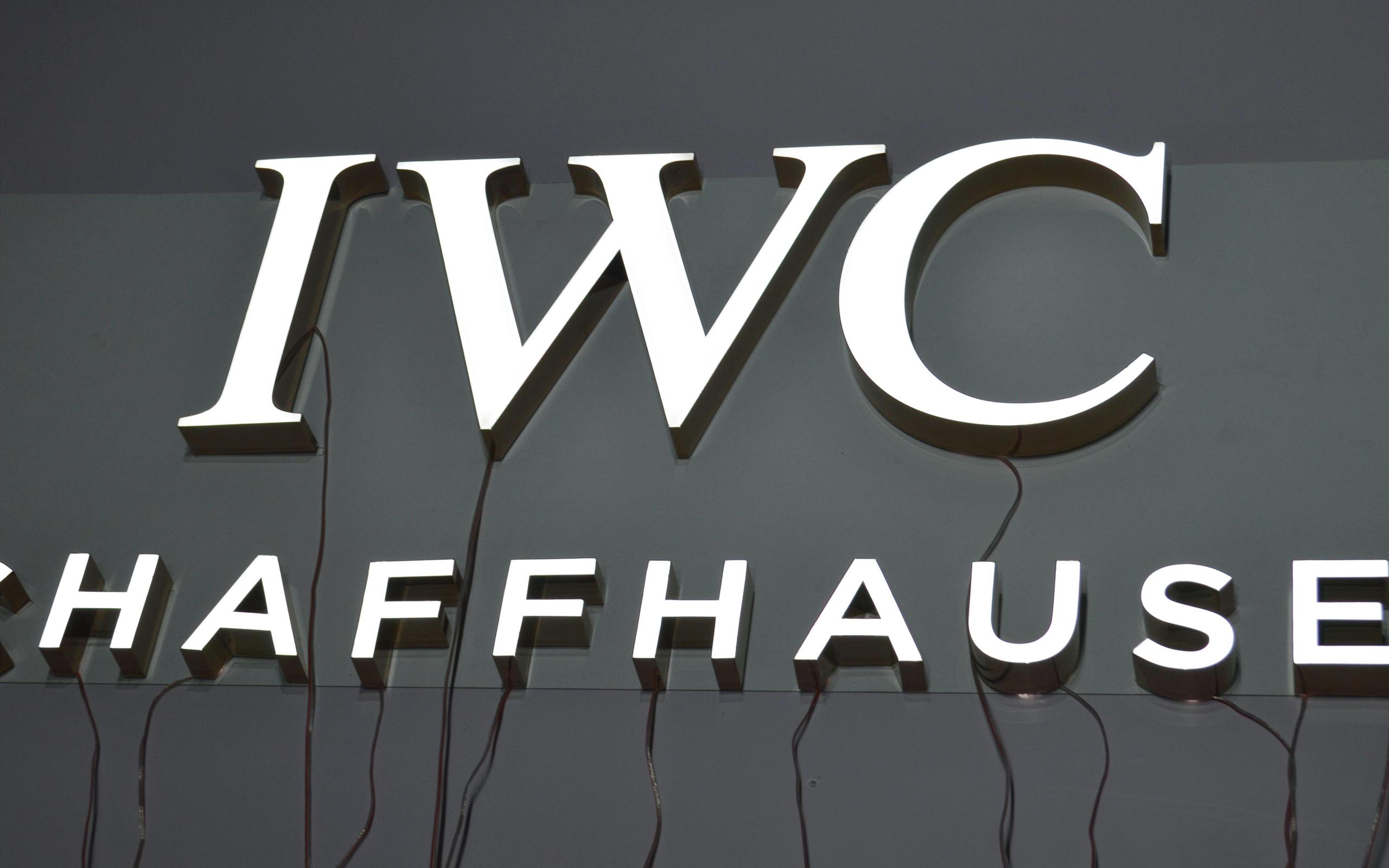 iwc-clean-white-illuminated-letters