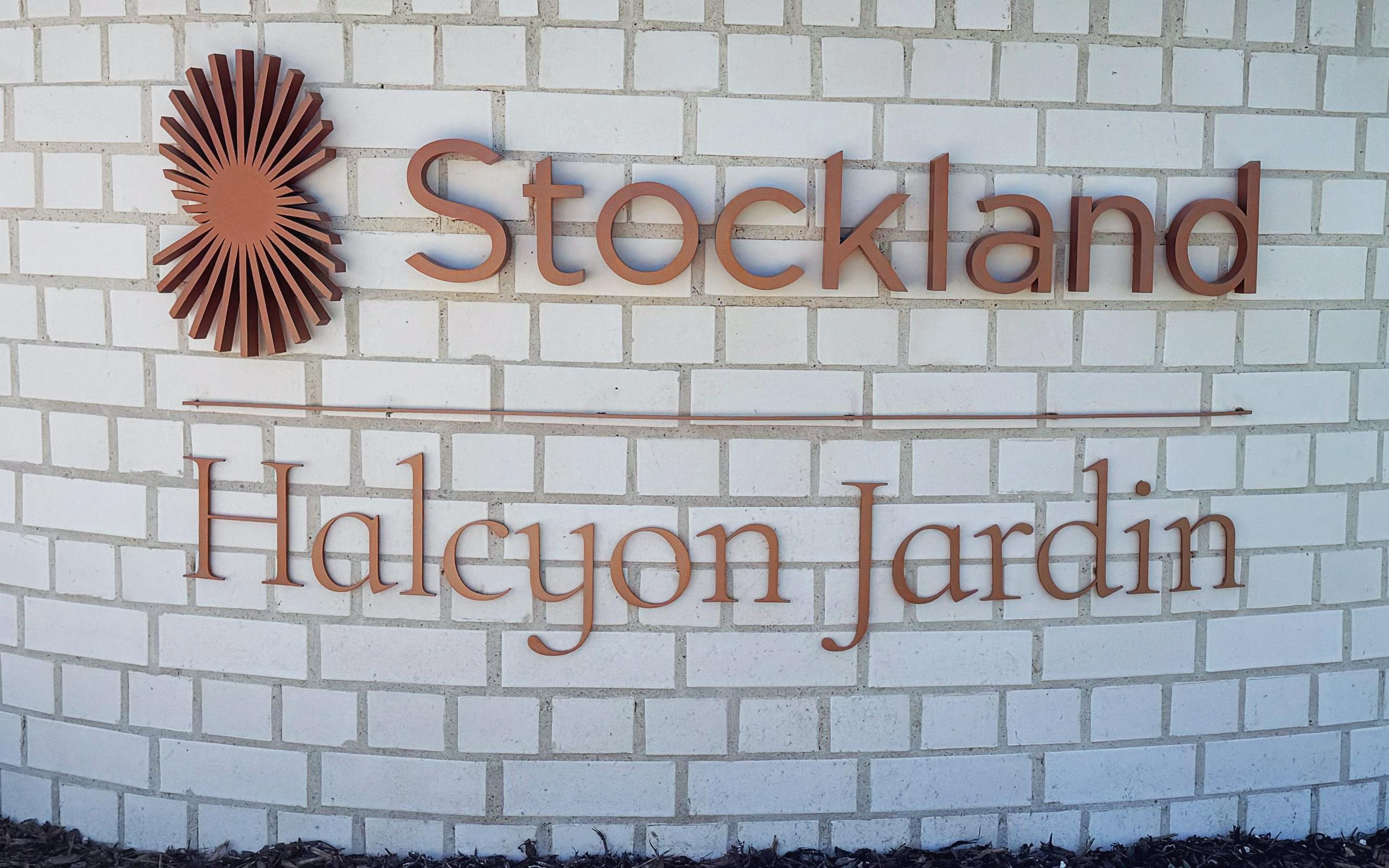 stockland-outdoor-signage